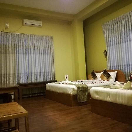 Gold Star Hotel Nyaung Shwe Esterno foto