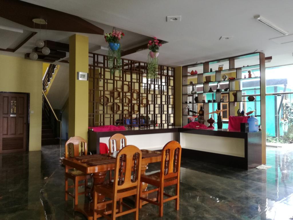Gold Star Hotel Nyaung Shwe Esterno foto