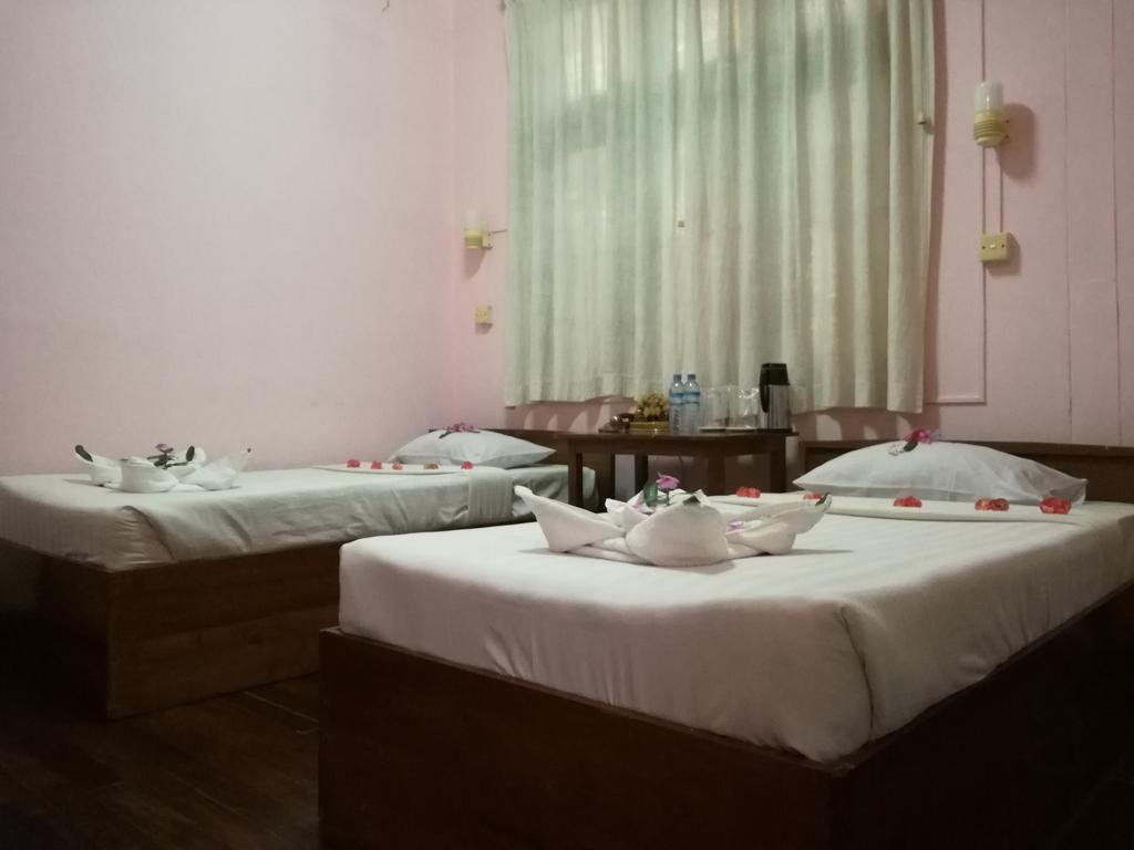 Gold Star Hotel Nyaung Shwe Esterno foto