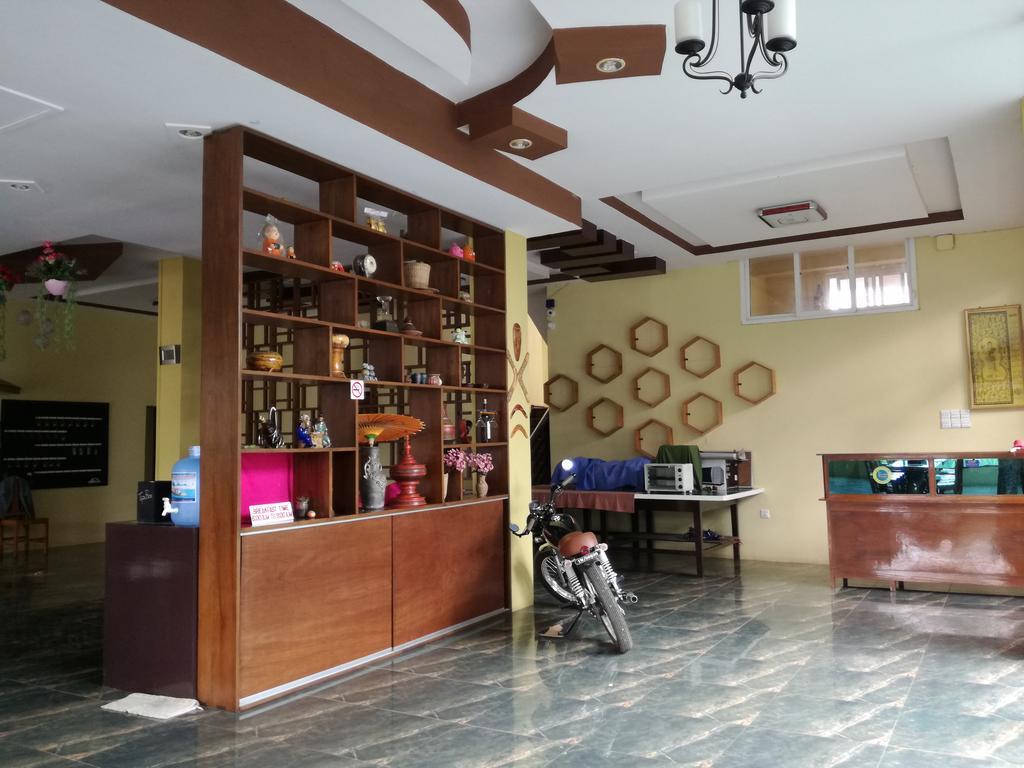 Gold Star Hotel Nyaung Shwe Esterno foto