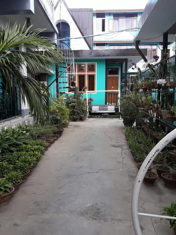 Gold Star Hotel Nyaung Shwe Esterno foto