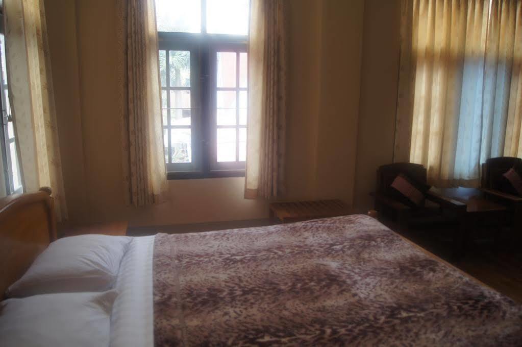 Gold Star Hotel Nyaung Shwe Esterno foto