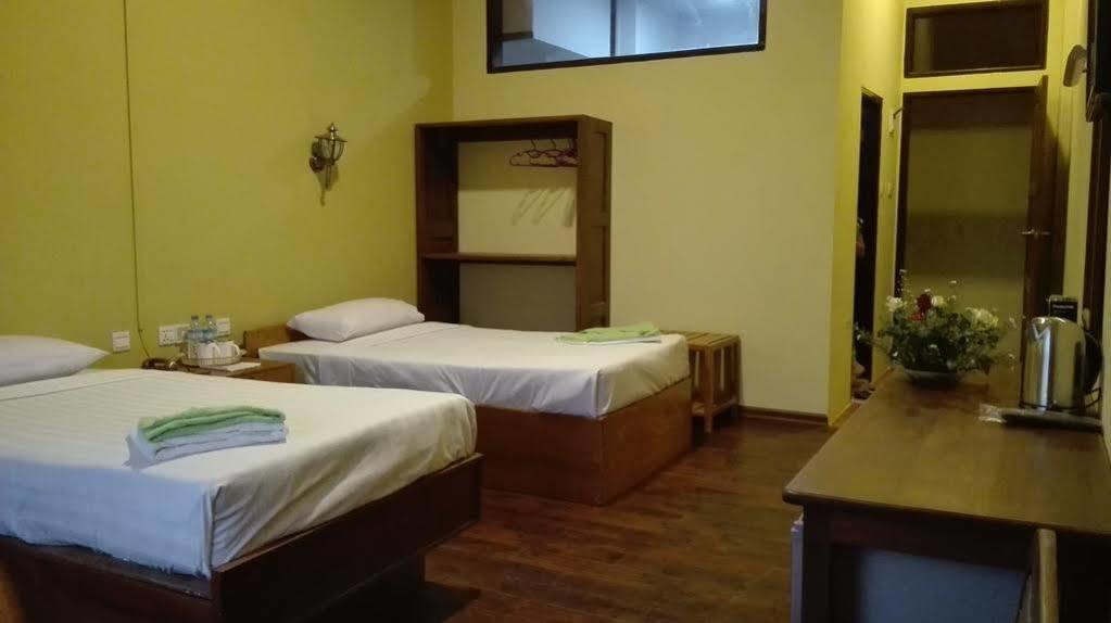 Gold Star Hotel Nyaung Shwe Esterno foto