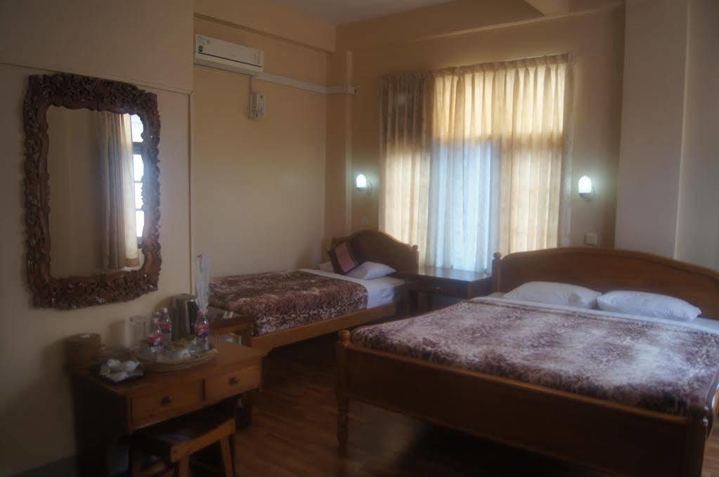 Gold Star Hotel Nyaung Shwe Esterno foto
