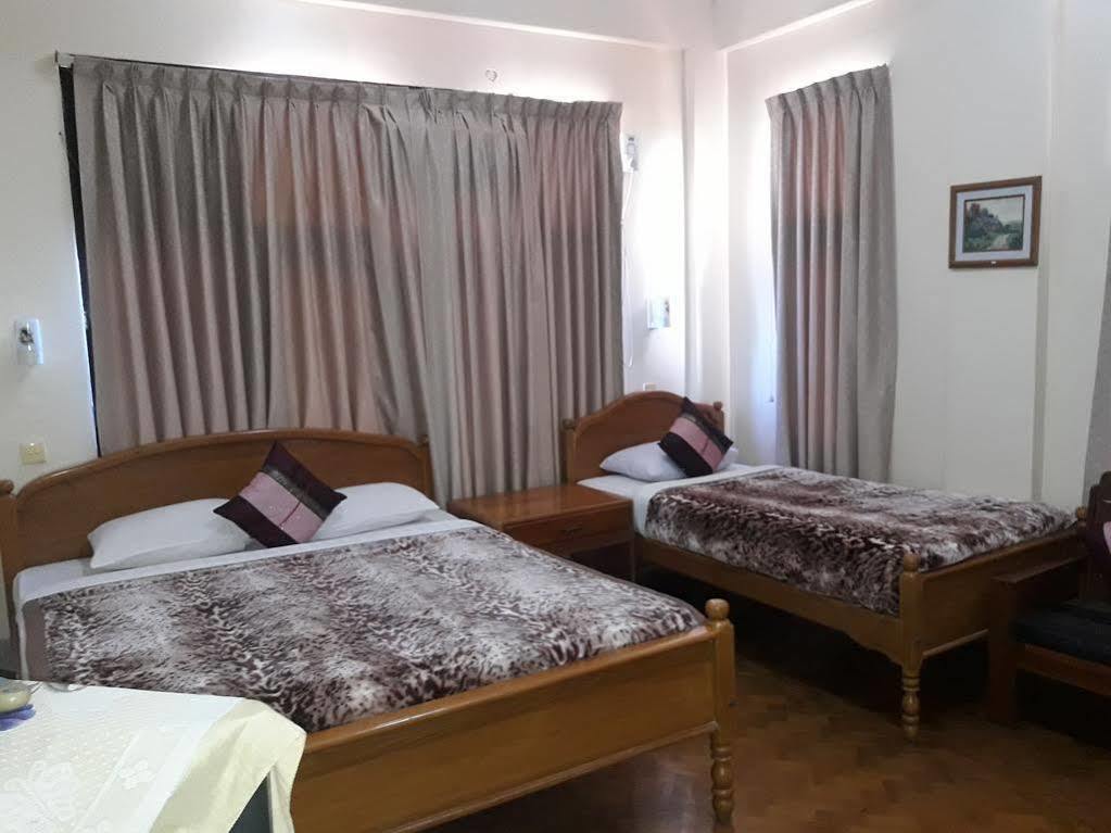 Gold Star Hotel Nyaung Shwe Esterno foto