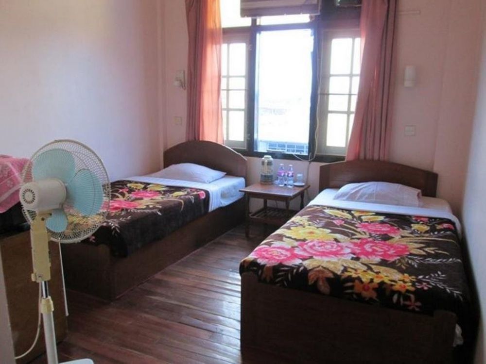 Gold Star Hotel Nyaung Shwe Esterno foto
