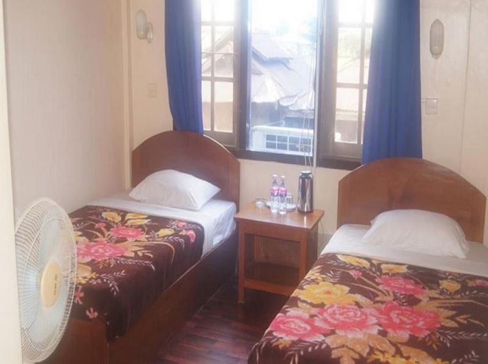 Gold Star Hotel Nyaung Shwe Esterno foto