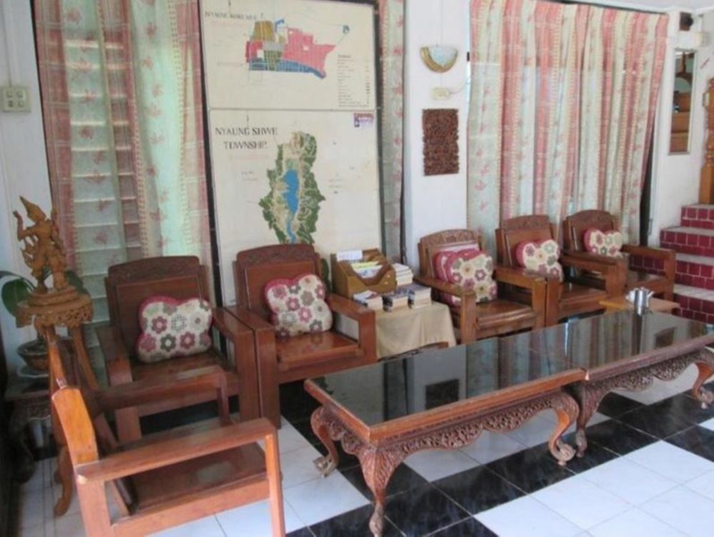 Gold Star Hotel Nyaung Shwe Esterno foto