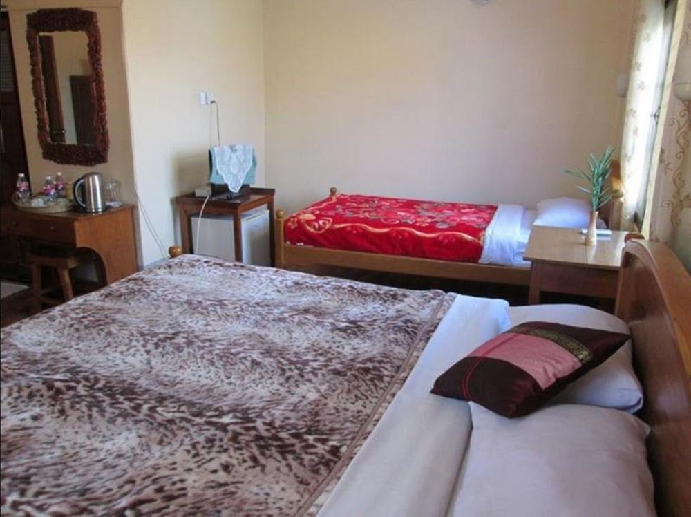 Gold Star Hotel Nyaung Shwe Esterno foto