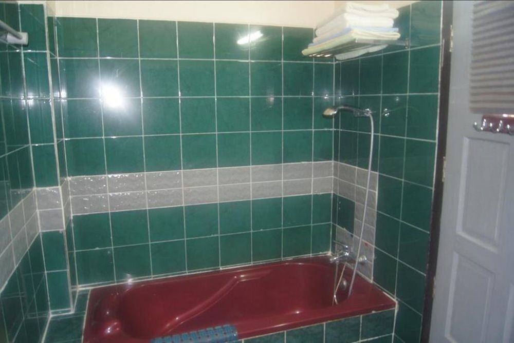 Gold Star Hotel Nyaung Shwe Esterno foto